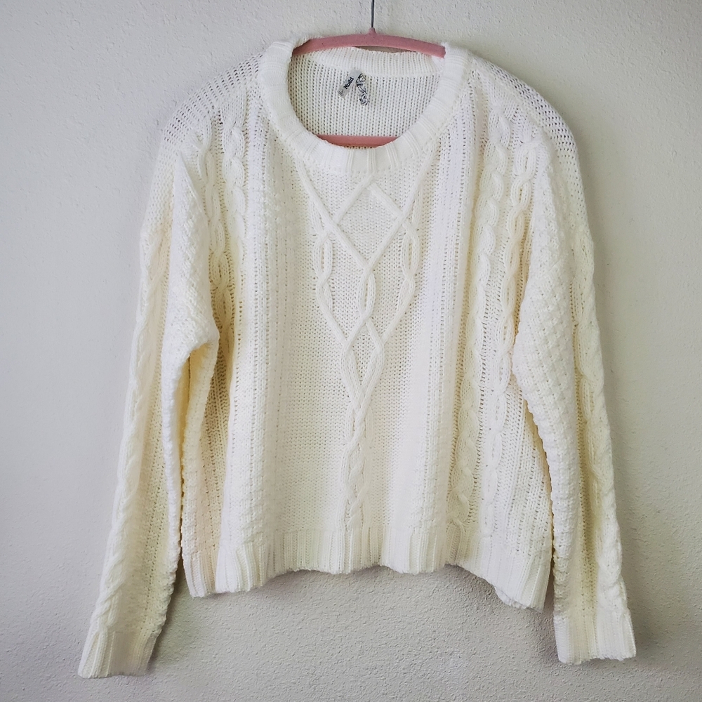 Mudd Cozy White Cable Knit Sweater